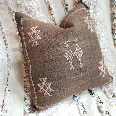 A Little Morocco, Cactus Silk Cushion, 50x50 Helen Front
