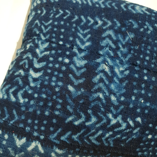 A Little Morocco, Indigo Cushion 45x45 Dark Pattern, Closeup