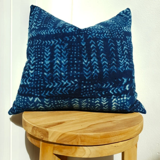 A Little Morocco, Indigo Cushion 45x45 Dark Pattern, Front