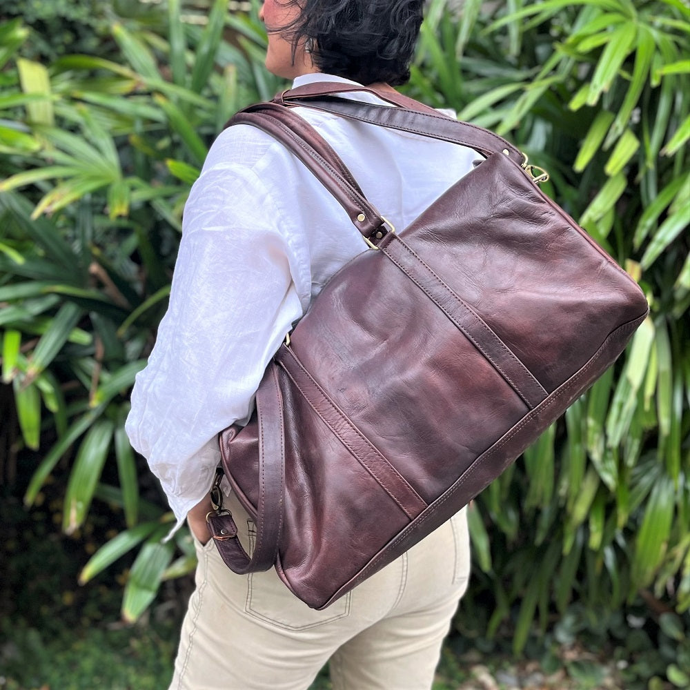 brown leather weekend bag