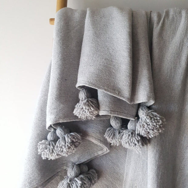 A Little Morocco, pompom blanket grey, detail